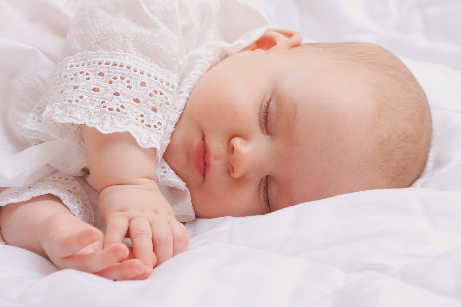 Cute-Baby-Sleep-White-Wallpaper-HD